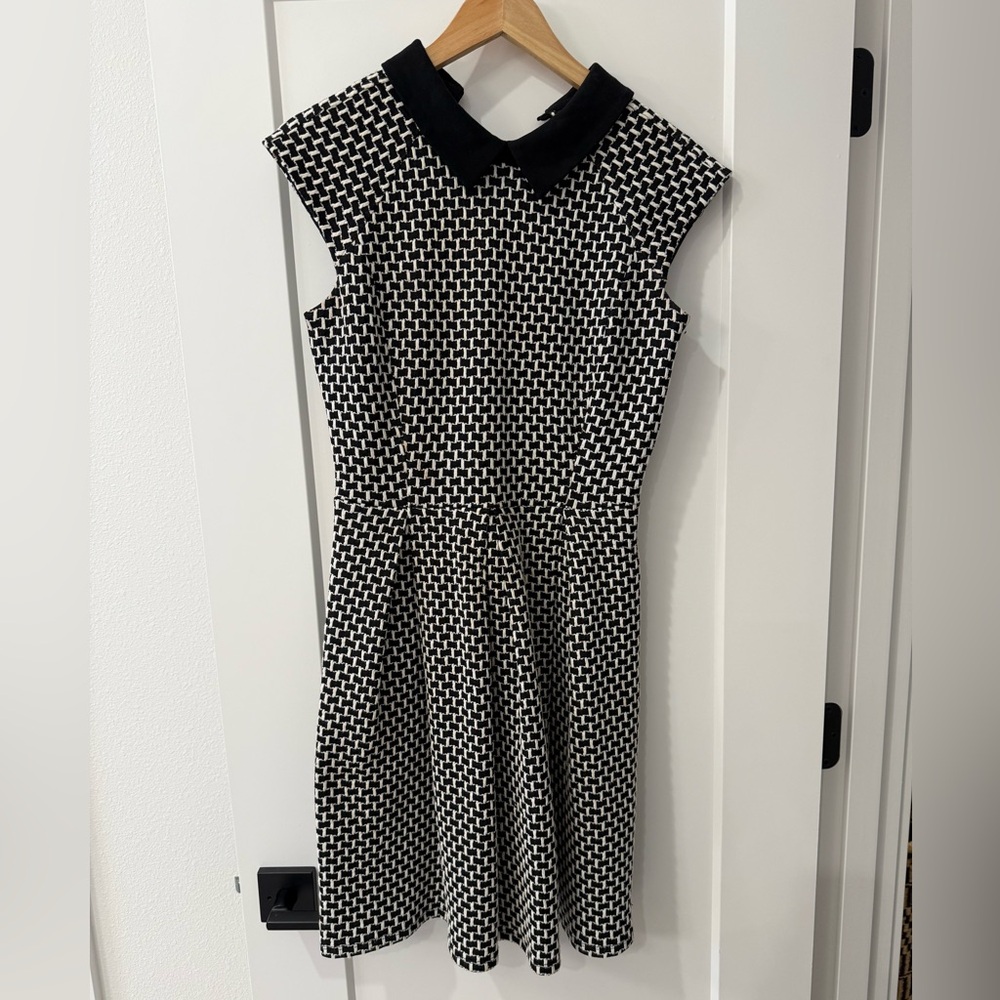 Ann Taylor Black White Sleeveless Dress Women’s Size 4 VGUC